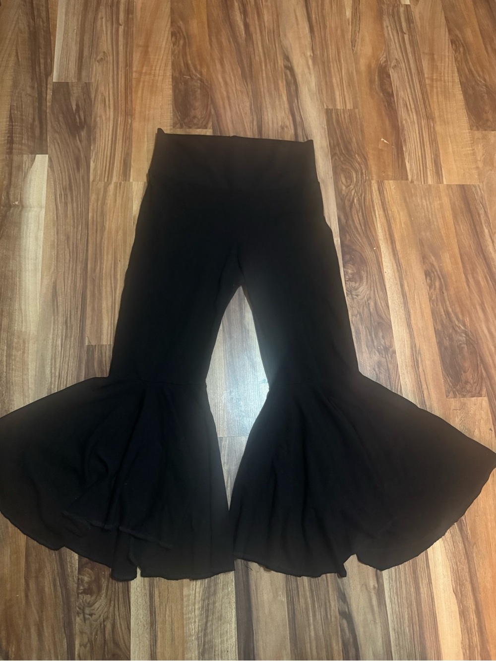 Women’s Black Flare Ruffle Pants – Stretch Flare Style